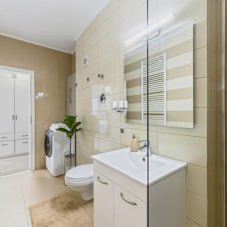 Evergreen Escape Coresi Apartment *